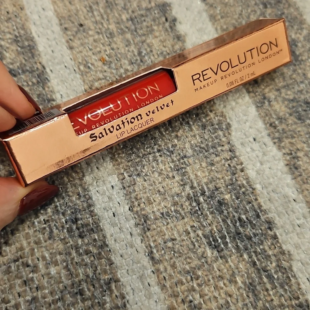 NIB Revolution Salvation Velvet Lip Lacquer - Attract